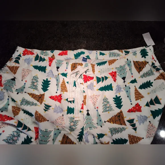 Old Navy Christmas Tree Print Women's Flannel Pajama Set - Picture 4 of 6